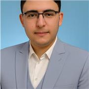 أستاذ في القانون، يجيد العربية، يقوم بتدريسها، وتعليم القرآن